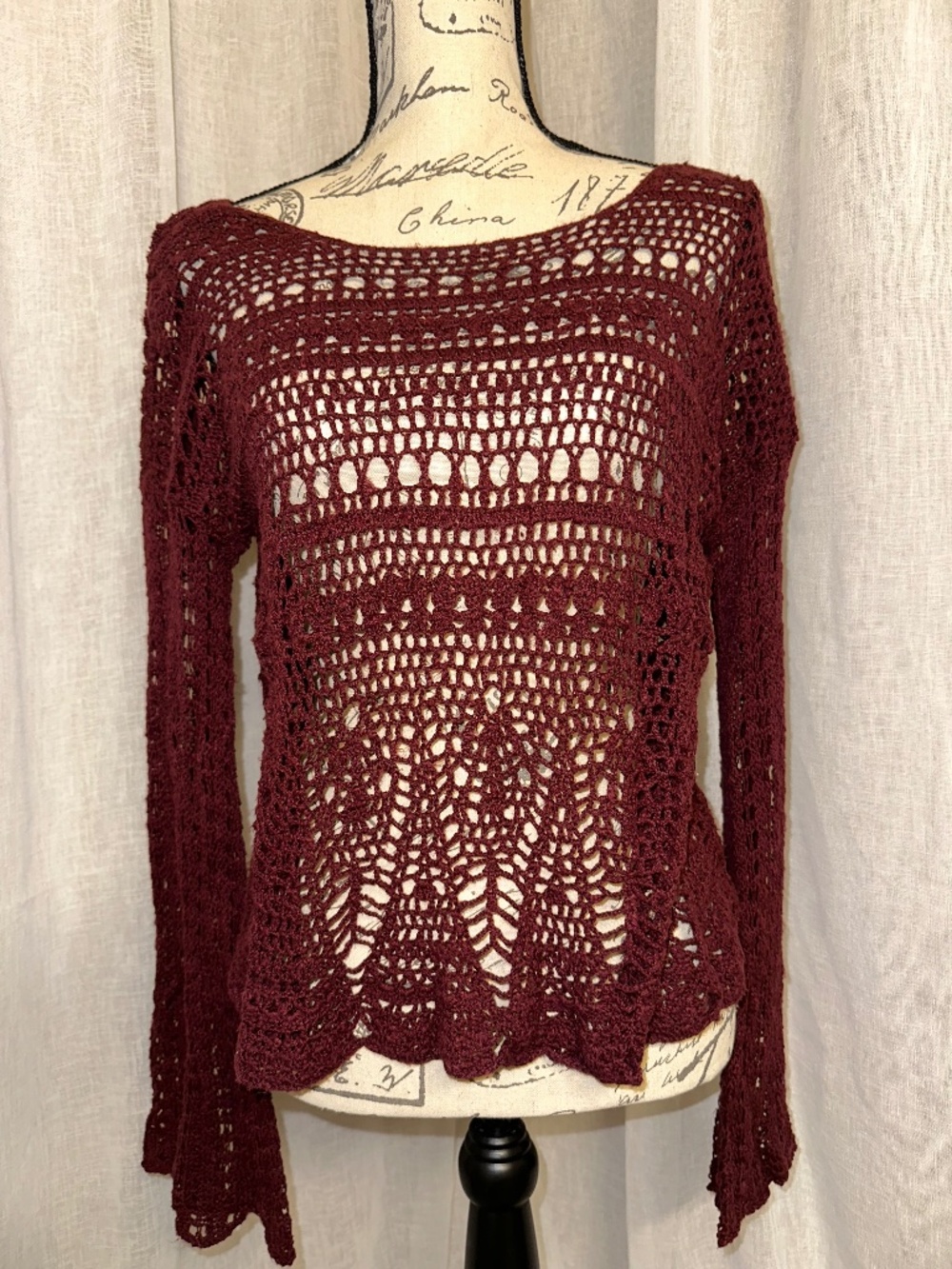 Abercrombie & Fitch burgundy crochet open knit bell sleeved sweater size XS/S